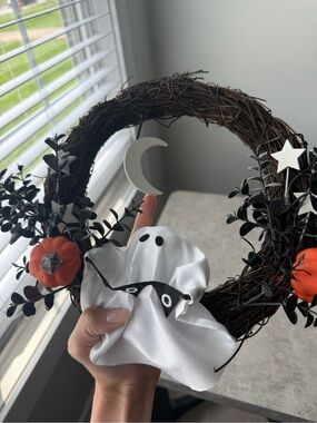 Handheld Halloween Ghost Wreath with Orange Pumpkins